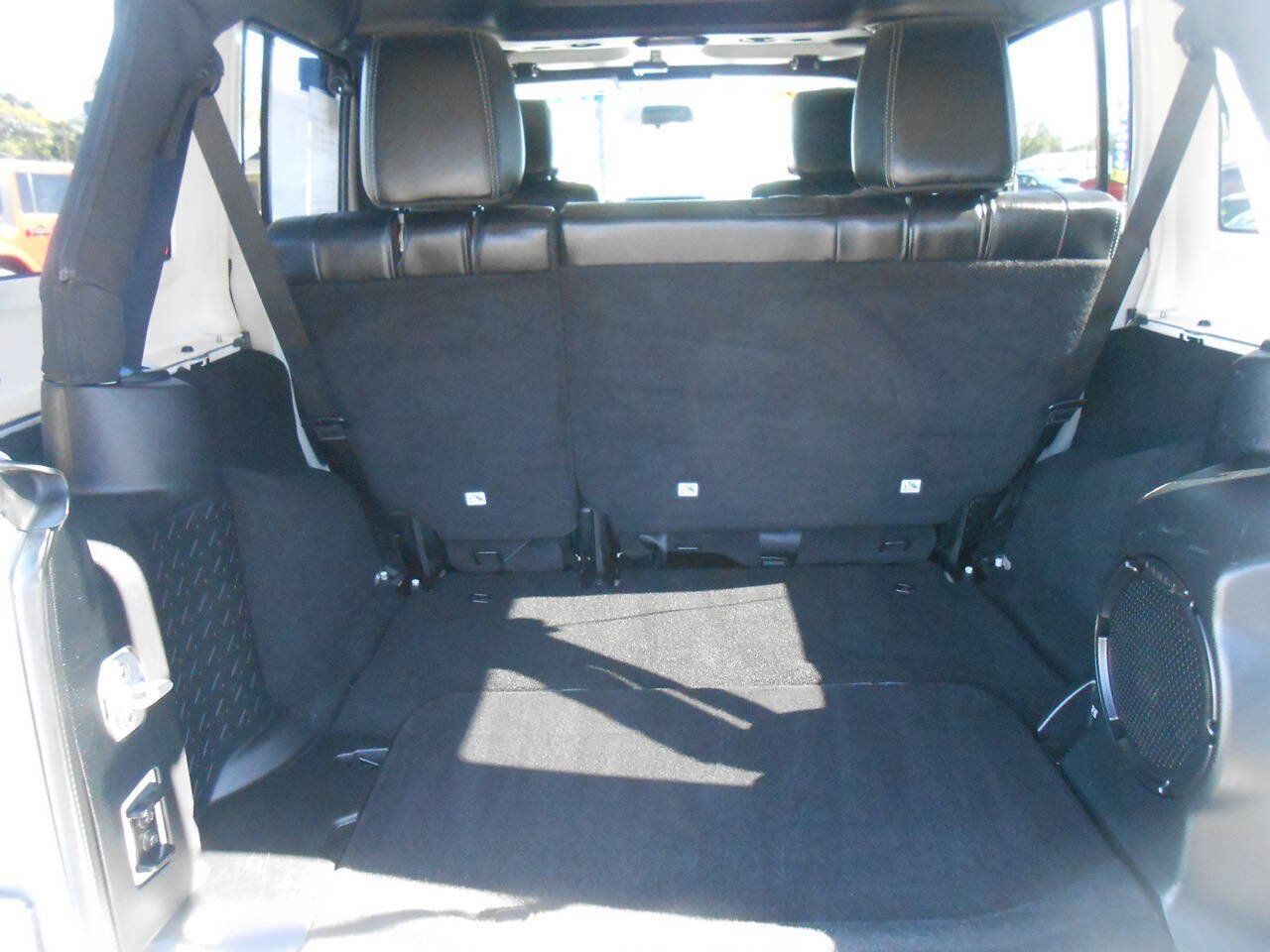 Used 2012 Jeep Wrangler Unlimited Sahara w/ Dual Top Group AWD/4WD image 18