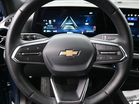 Used 2025 Chevrolet Equinox LT w/ Convenience Package II image 10