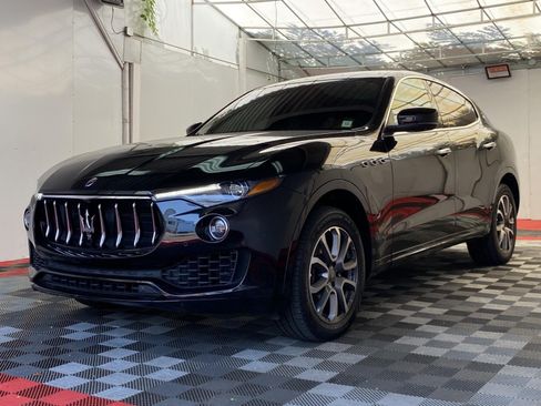 Used 2019 Maserati Levante AWD/4WD image 3