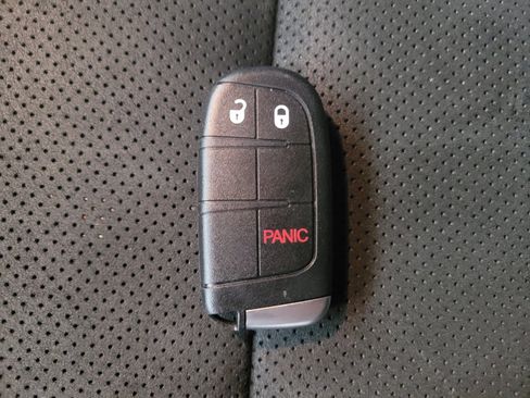 Used 2021 Jeep Grand Cherokee Laredo X RWD image 32