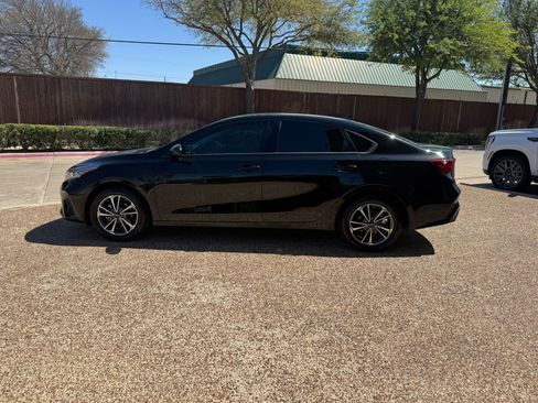 Used 2023 Kia Forte LXS image 11