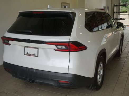 Used 2025 Toyota Grand Highlander FWD image 13