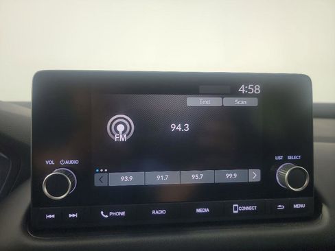 Certified 2025 Honda HR-V Sport image 30