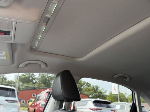 Used 2017 Volkswagen Passat 1.8T SE FWD image 9