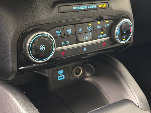 Used 2022 Ford Escape SE w/ Cold Weather Package image 21