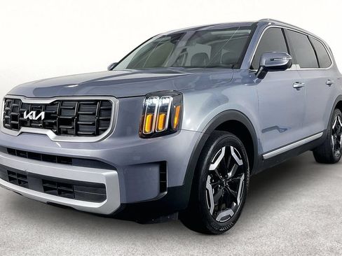 Used 2025 Kia Telluride S FWD image 13