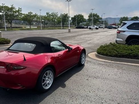Used 2016 MAZDA MX-5 Miata Sport RWD image 4