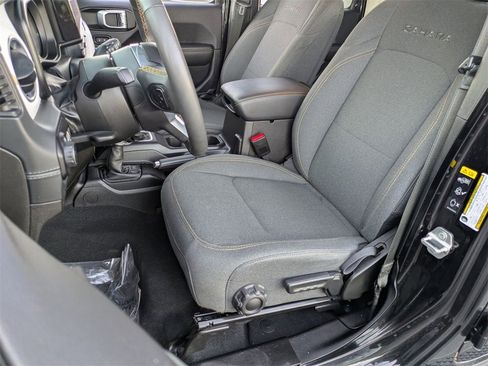 Used 2024 Jeep Wrangler Sahara image 14