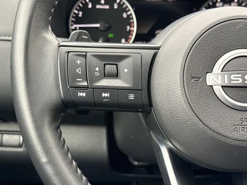 Used 2025 Nissan Pathfinder SV image 15