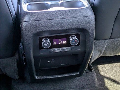 Certified 2025 Buick Enclave Preferred image 15