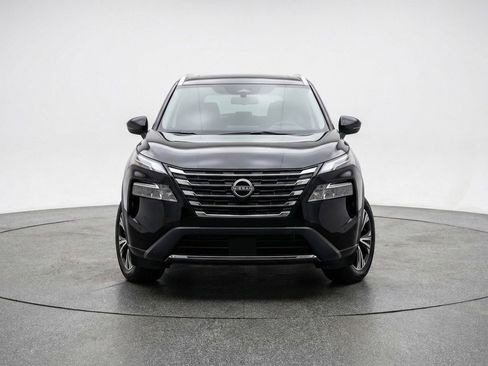 Used 2025 Nissan Rogue SV AWD/4WD image 2