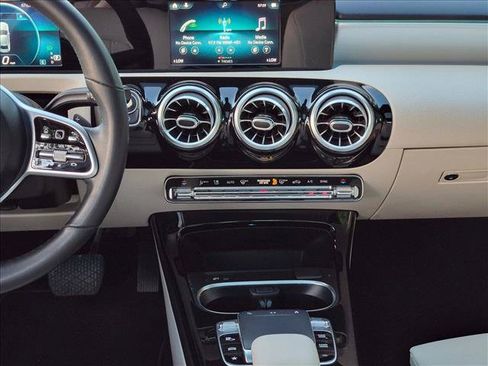 Certified 2019 Mercedes-Benz A 220 image 9