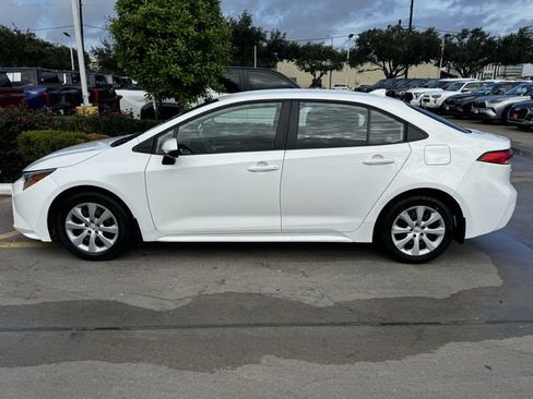 Used 2025 Toyota Corolla LE FWD image 6