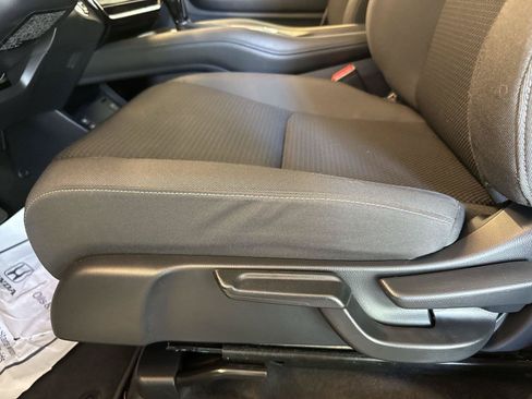 Used 2022 Honda HR-V EX image 14