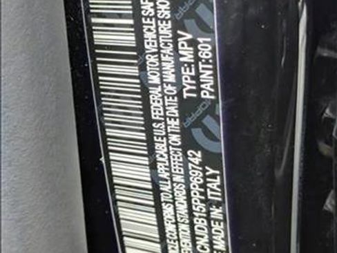 Used 2023 Jeep Renegade Latitude image 24