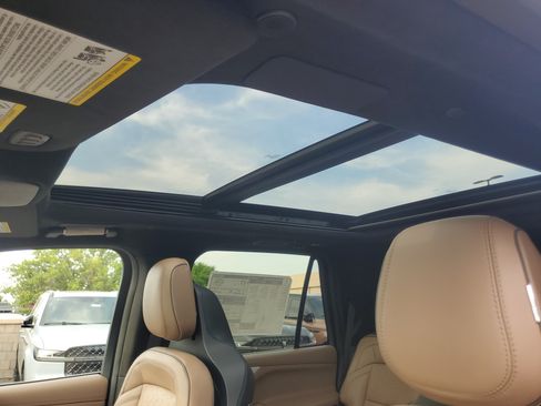 New 2027 Lincoln Navigator Black Label AWD/4WD image 11