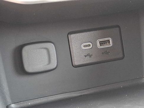 Used 2023 GMC Acadia SLE w/ Driver Convenience Package FWD image 28