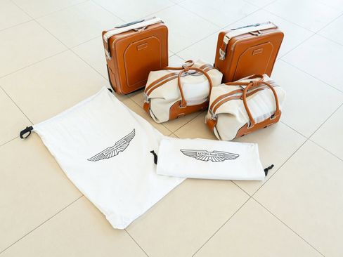 Used 2025 Aston Martin Vanquish V12 image 52