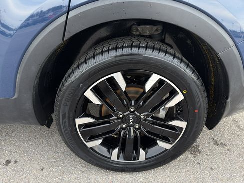 Used 2023 Kia Telluride SX image 16