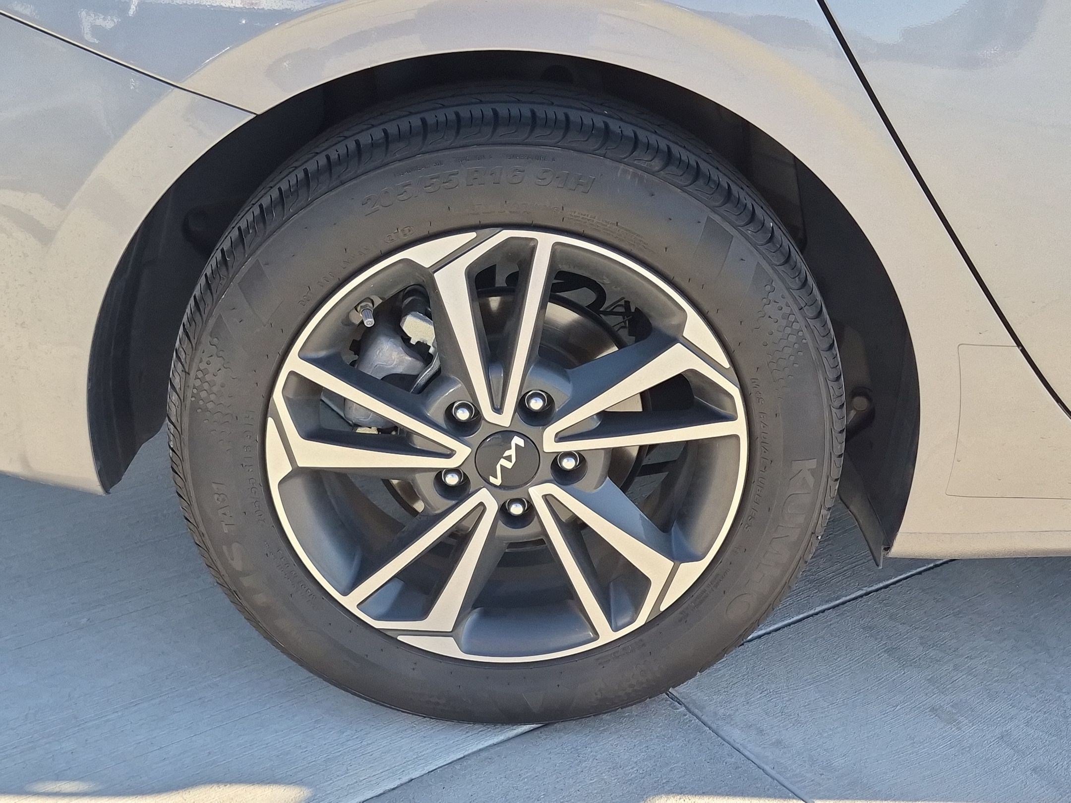 Certified 2024 Kia Forte LXS w/ LXS Technology Package FWD image 12