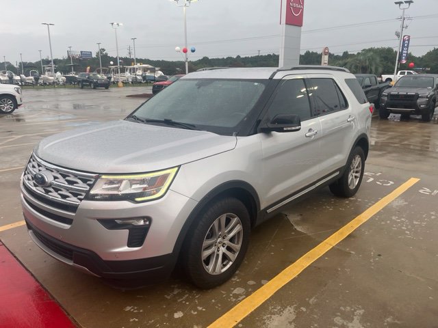 Used 2018 Ford Explorer XLT w/ Equipment Group 202A AWD/4WD image 1