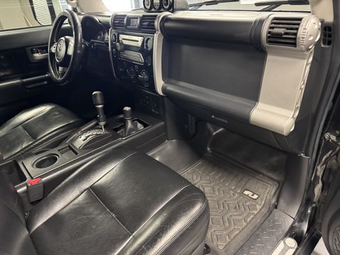 Used 2008 Toyota FJ Cruiser 4WD w/ Upgrade Pkg 2 image 14