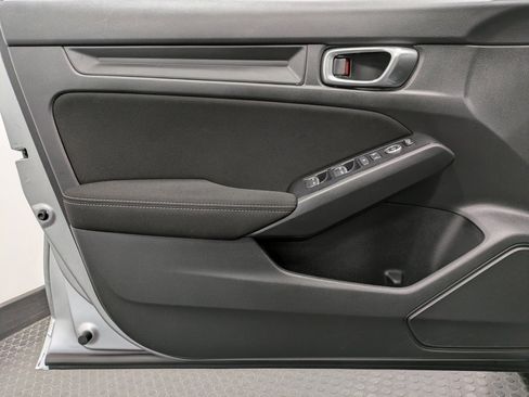 Used 2023 Honda Civic Sport image 8