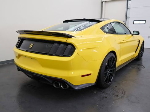 Used 2017 Ford Mustang Shelby GT350 w/ Electronics Package RWD image 3