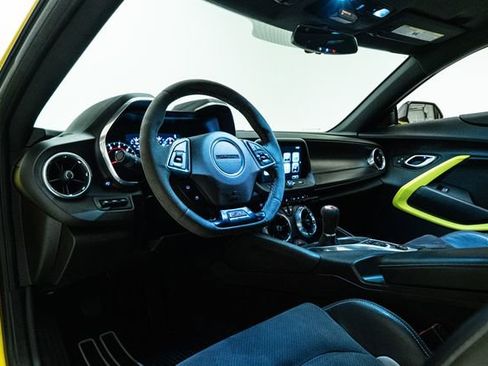 Used 2018 Chevrolet Camaro SS RWD image 23