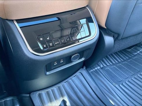 New 2026 INFINITI QX80 Luxe image 34