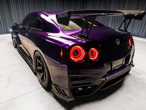 Used 2023 Nissan GT-R Premium w/ Premium Interior Package AWD/4WD image 16