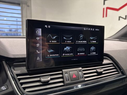 Used 2025 Audi SQ5 Prestige image 22