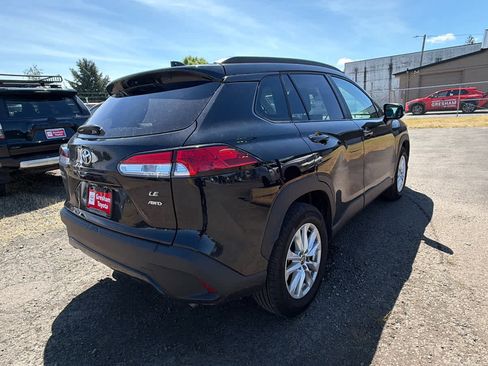 Used 2022 Toyota Corolla Cross LE w/ Moonroof Package AWD/4WD image 4