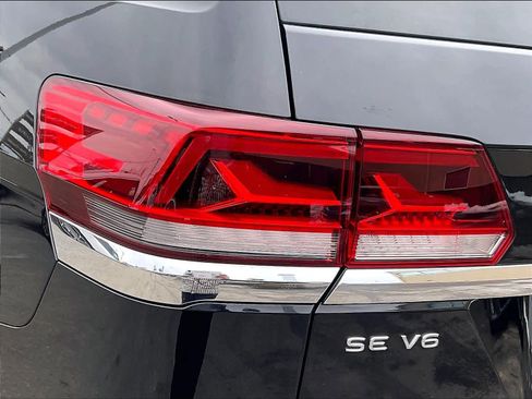 Used 2021 Volkswagen Atlas SE image 32