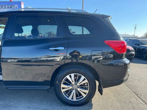 Used 2017 Nissan Pathfinder SV image 30
