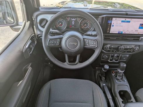 New 2025 Jeep Gladiator Sport AWD/4WD image 15