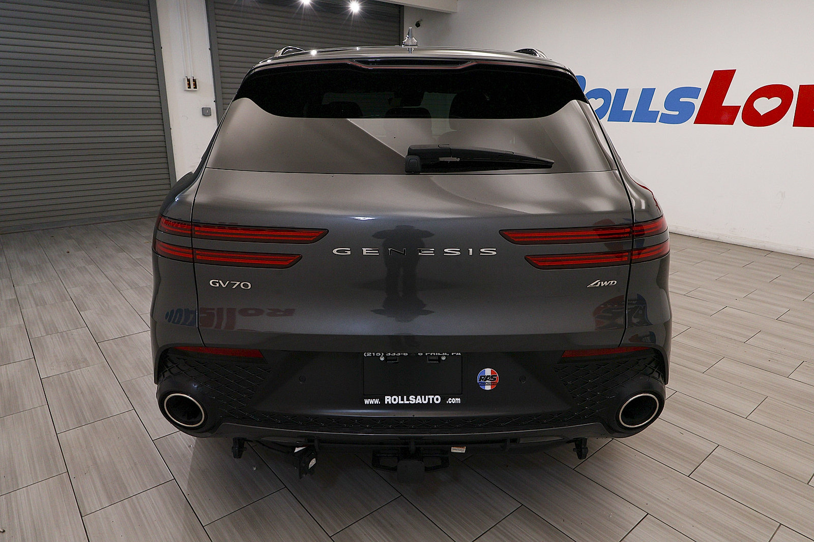Used 2023 Genesis GV70 2.5T w/ Sport Prestige Package AWD/4WD image 4