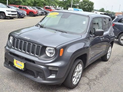 Used 2023 Jeep Renegade Latitude AWD/4WD image 4