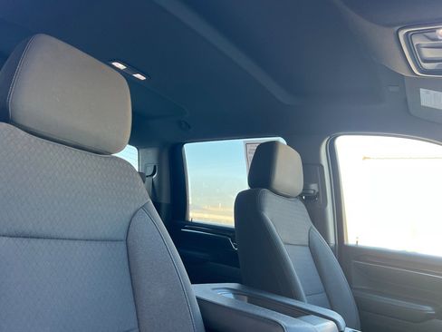 Used 2024 Chevrolet Silverado 2500 LT w/ Convenience Package image 16