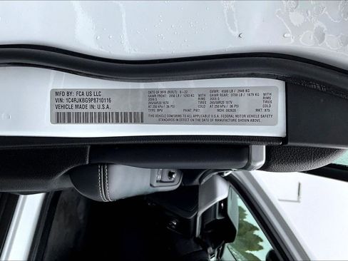 Used 2023 Jeep Grand Cherokee L Limited w/ Black Appearance Package AWD/4WD image 19