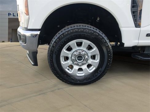 Used 2024 Ford F250 XLT w/ FX4 Off-Road Package image 14