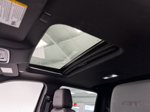 Used 2025 GMC Sierra 2500 AT4 image 20