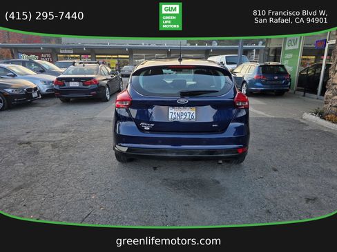 Used 2017 Ford Focus SEL w/ Cold Weather Package FWD image 5
