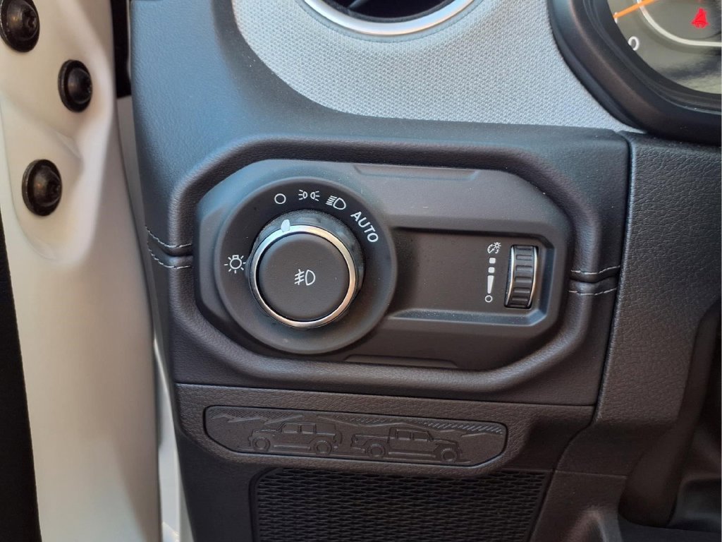 Used 2026 Jeep Wrangler Unlimited Sahara AWD/4WD image 11