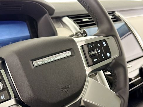 Used 2026 Land Rover Discovery Limited Edition AWD/4WD image 19