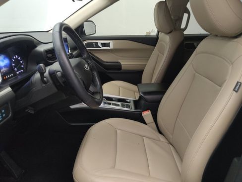 Used 2020 Ford Explorer XLT w/ Equipment Group 202A image 17