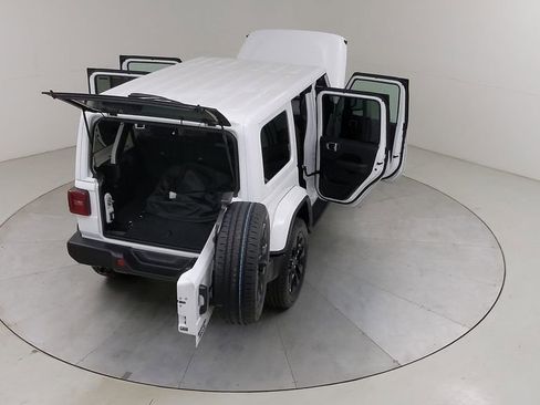 Used 2025 Jeep Wrangler Unlimited Sahara AWD/4WD image 49