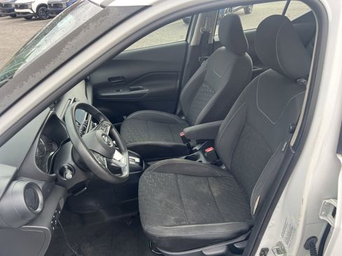 Certified 2021 Nissan Kicks S image 12