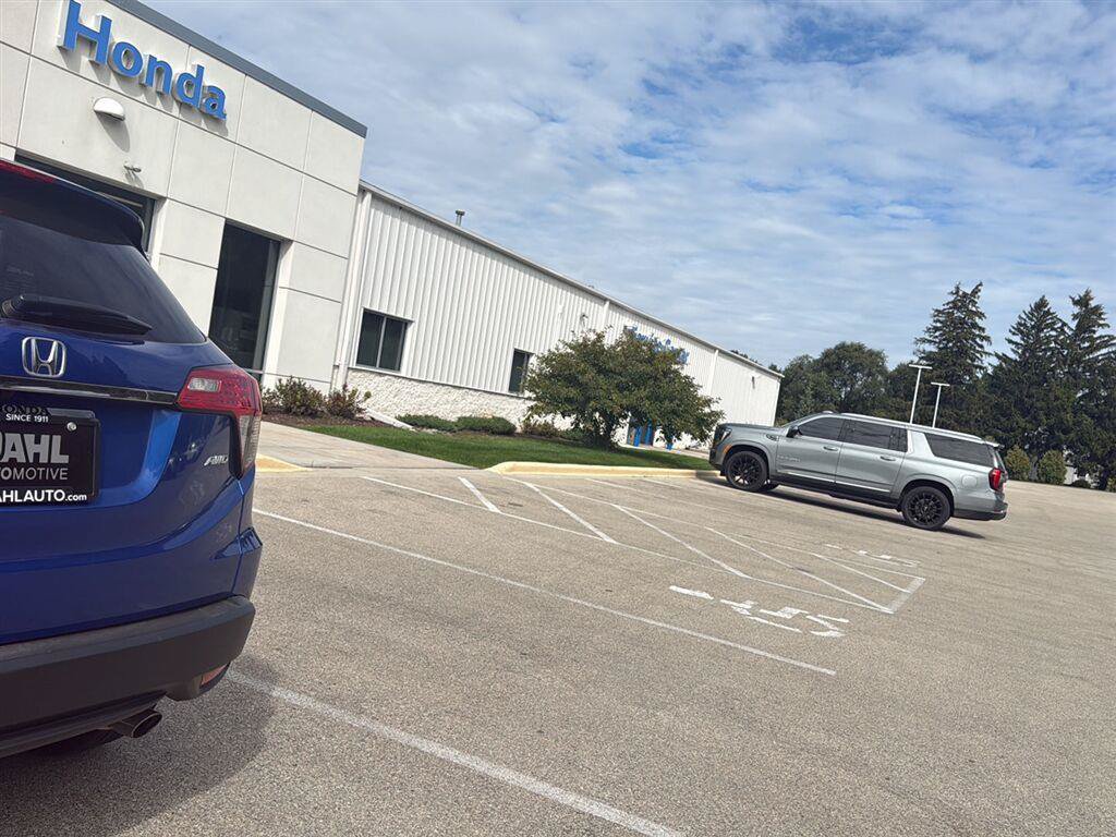 Used 2022 Honda HR-V EX image 10