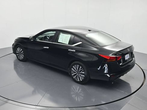 Used 2025 Nissan Altima 2.5 SV FWD image 34